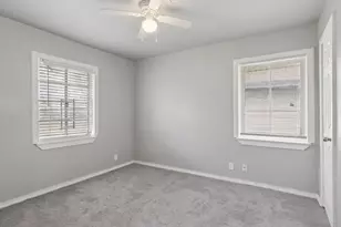 9029 Homewood Ln, Houston, TX 77078 - Photo 19