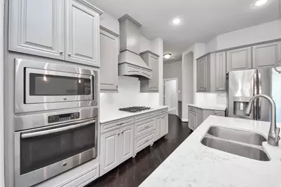 6243 Garden Lakes Lane, Sugar Land, TX 77479 - Photo 11