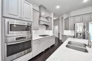 6243 Garden Lakes Ln, Sugar Land, TX 77479 - Photo 11