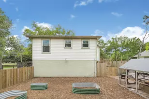 1008 E Houston St, Highlands, TX 77562 - Photo 45