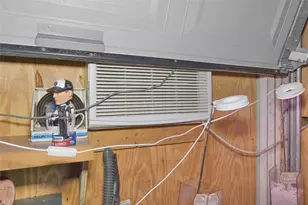 1008 E Houston St, Highlands, TX 77562 - Photo 39