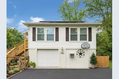 1008 E Houston Street, Highlands, TX 77562 - Photo 1