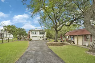 1008 E Houston St, Highlands, TX 77562 - Photo 47