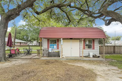 1008 E Houston Street, Highlands, TX 77562 - Photo 29