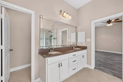 6302 Falling Briar Lane, Sugar Land, TX 77479 - Photo 43