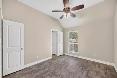 6302 Falling Briar Lane, Sugar Land, TX 77479 - Photo 9