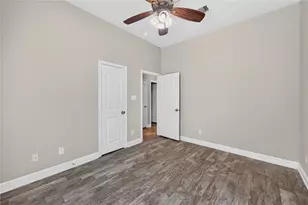 6302 Falling Briar Lane, Sugar Land, TX 77479 - Photo 17