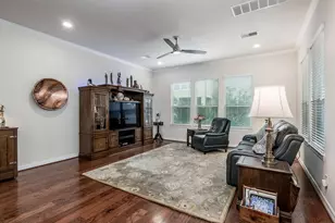 10602 Enclave Shadows Ct, Houston, TX 77043 - Photo 17