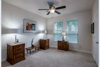 10602 Enclave Shadows Court, Houston, TX 77043 - Photo 13