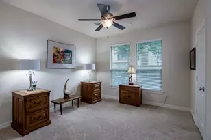 10602 Enclave Shadows Ct, Houston, TX 77043 - Photo 13
