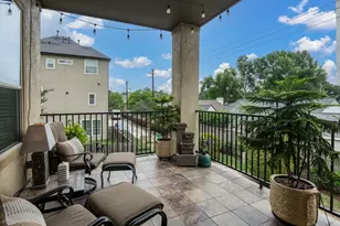 10602 Enclave Shadows Ct, Houston, TX 77043 - Photo 1