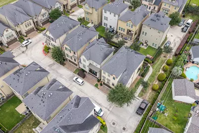 10602 Enclave Shadows Court, Houston, TX 77043 - Photo 43