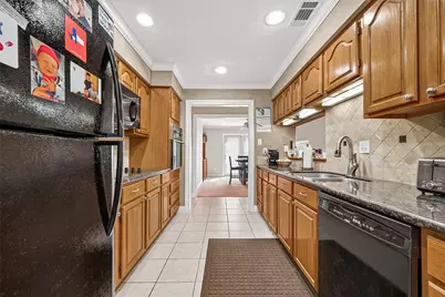 31 Champions Colony E, Houston, TX 77069 - Photo 11
