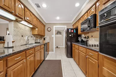 31 Champions Colony E, Houston, TX 77069 - Photo 15