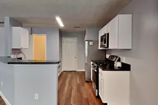 8578 Chaletford Dr, Houston, TX 77044 - Photo 5