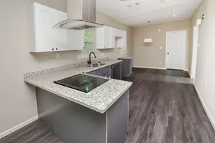 4203 New Orleans St, Houston, TX 77020 - Photo 9