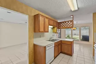 3317 Golden Trails Dr, Houston, TX 77345 - Photo 7