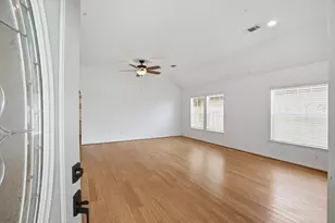 319 Moore St, Tomball, TX 77375 - Photo 3