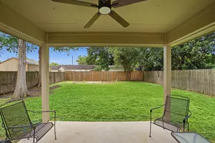 319 Moore St, Tomball, TX 77375 - Photo 15