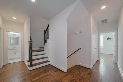 854 W 20th Street, Houston, TX 77008 - Photo 19