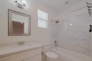 854 W 20th St, Houston, TX 77008 - Photo 17
