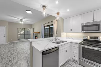 1829 Augusta Drive #28, Houston, TX 77057 - Photo 5