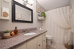 5735 Hoover St, Houston, TX 77092 - Photo 9