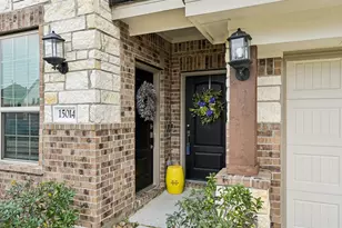 15014 Lake Shore Ave, Mont Belvieu, TX 77523 - Photo 5