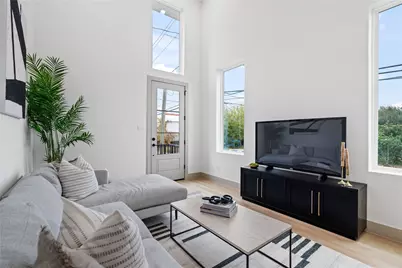 2955 Delafield Street, Houston, TX 77023 - Photo 7