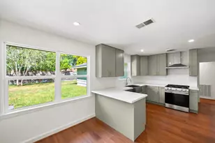 4806 Hummingbird St, Houston, TX 77035 - Photo 9