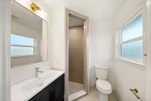 4806 Hummingbird St, Houston, TX 77035 - Photo 11