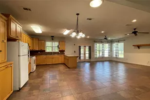 68 Lowery Ln, Huntsville, TX 77320 - Photo 5