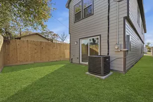 317 S 3rd St, La Porte, TX 77571 - Photo 15