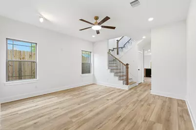 317 S 3rd Street, La Porte, TX 77571 - Photo 3