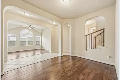 2411 Linden Bluff Court, Sugar Land, TX 77479 - Photo 7