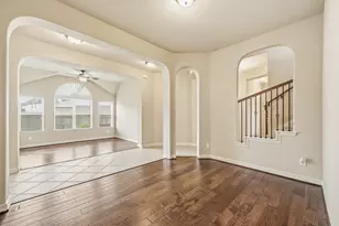 2411 Linden Bluff Ct, Sugar Land, TX 77479 - Photo 7