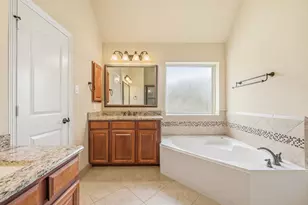 2411 Linden Bluff Ct, Sugar Land, TX 77479 - Photo 37