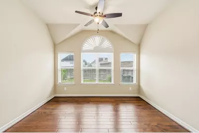 2411 Linden Bluff Court, Sugar Land, TX 77479 - Photo 5