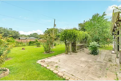 429 E Kiber Street, Angleton, TX 77515 - Photo 7