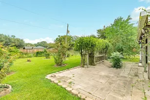 429 E Kiber St, Angleton, TX 77515 - Photo 7