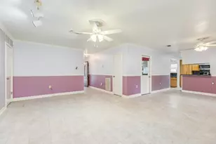 429 E Kiber St, Angleton, TX 77515 - Photo 11