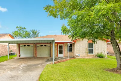 429 E Kiber Street, Angleton, TX 77515 - Photo 1