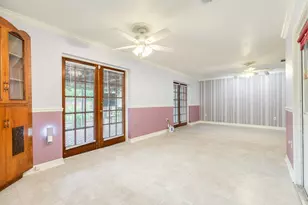 429 E Kiber St, Angleton, TX 77515 - Photo 15