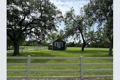 965 US Hwy 90, Flatonia, TX 78941 - Photo 5