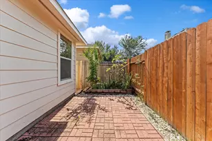 12943 Palm Leaf Ct, Houston, TX 77044 - Photo 25
