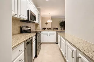 2100 Welch St, Houston, TX 77019 - Photo 5