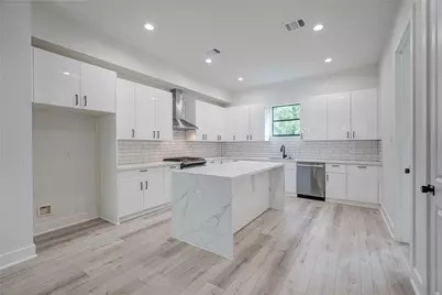 4528 Creekmont Drive, Houston, TX 77091 - Photo 3