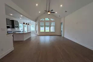 18071 Brennie Bird Ln, Conroe, TX 77302 - Photo 5