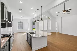 18071 Brennie Bird Ln, Conroe, TX 77302 - Photo 5
