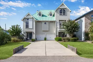 422 Bay Colony Dr, La Porte, TX 77571 - Photo 1
